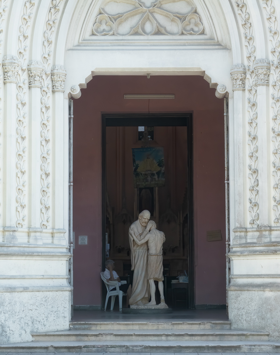 Entrance to church in Camagüey