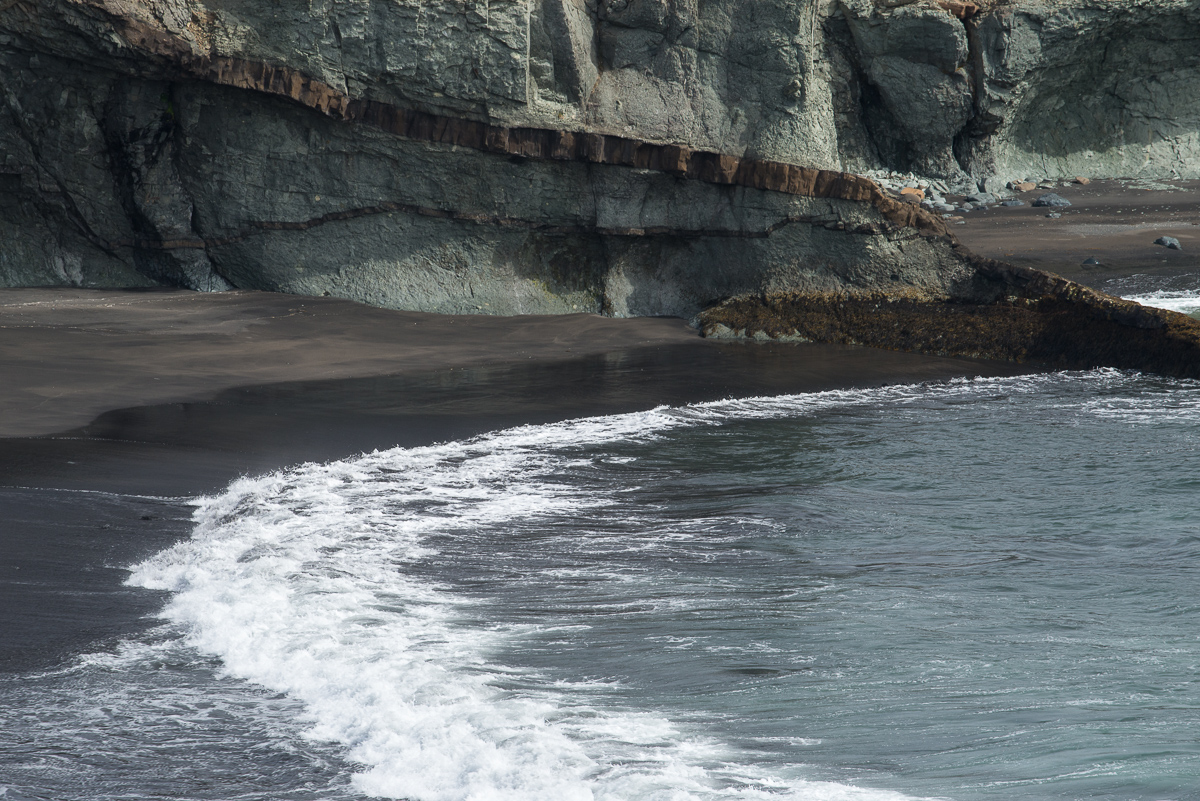 Black beach along the Laekjavik coast