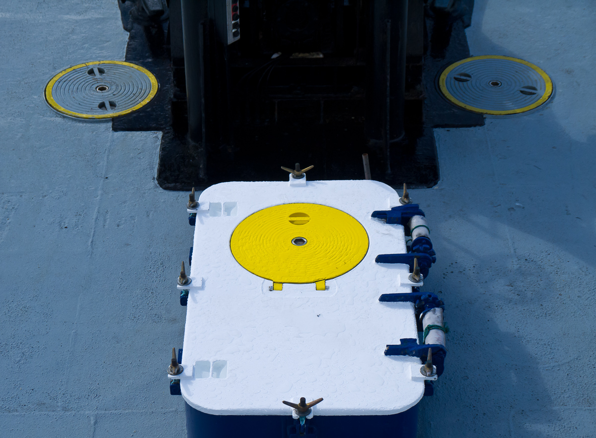 Yellow hatch